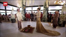 VIDEO: Senyum Mesra hingga Haru di Panggih Pengantin Kaesang Erina