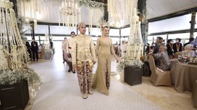 Mewah Nuansa Emas dalam Busana Kaesang-Erina di Upacara Panggih