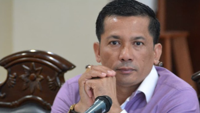 Kementerian dalam negeri akan memfasilitasi pertemuan antara Bupati Meranti M Adil dengan pihak kementerian keuangan untuk mengatasi kisruh dana bagi hasil.