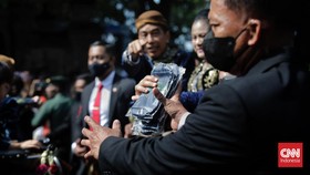 Kenakan Pakaian Adat, 7 Warga Asmat Hadiri Tasyakuran Kaesang-Erina