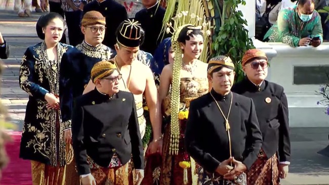 Panglima TNI Jenderal Andika Perkasa menyebut pangeran Arab Saudi akan menghadiri resepsi pernikahan Kaesang Pangarep dan Erina Gudono di Solo. 