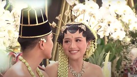Kirab Budaya Dimulai, Kaesang-Erina Diarak Menuju Pura Mangkunegaran
