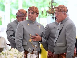 5 Baju Adat Laki-laki Khas Solo Lengkap dengan Fungsi dan Filosofinya