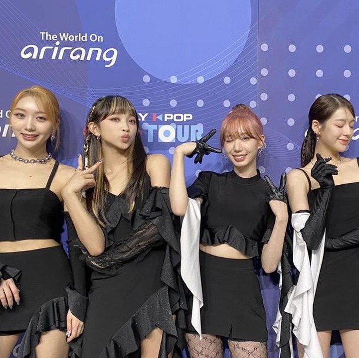 <p>Dalam kesempatan lainnya, Dita dan member SECRET NUMBER lainnya terlihat mengenakan pakaian dengan tema hitam dan putih. Gaya keenamnya semakin terlihat elegan. (Foto: Instagram: @secretnumber.official)</p>