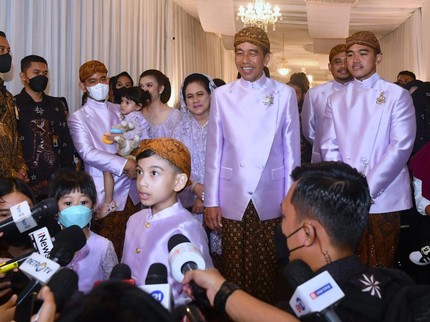 7 Potret Jan Ethes di Pernikahan Kaesang & Erina, Jadi 'Jubir' hingga Dipuji Santun
