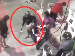 Beredar Video Pria Bawa Pedang Saat Antre BBM di SPBU Kota Madiun