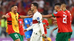 img-title Ronaldo Apes: Didepak MU, Tak Laku, dan Gagal Piala Dunia