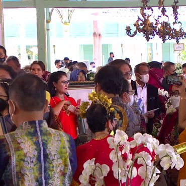 Tamu Mulai Berdatangan di Pura Mangkunegaran Jelang Tasyakuran Kaesang-Erina