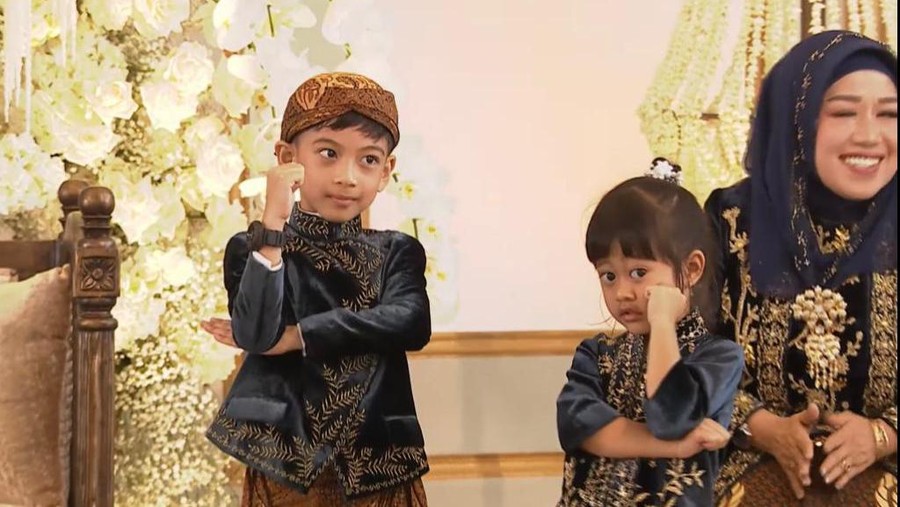 Tingkah gemas Jan Ethes dan Sedah Mirah