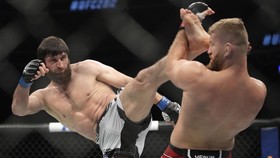 UFC 282: Kontroversi Membingungkan, Blachowicz vs Ankalaev Imbang