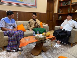 Subuhan Bareng UAH di Solo, Zulhas Doakan Acara Kaesang-Erina Lancar