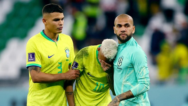 Neymar membongkar tiga percakapan internal antara dirinya dengan sejumlah rekannya usai Brasil gagal di Piala Dunia 2022.
