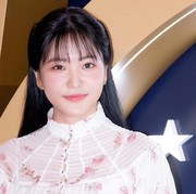 5 Inspirasi Gaya Serba Putih ala Yeri Red Velvet, Cantik dan Minimalis!