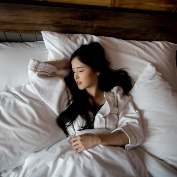 img-title 5 'Ritual' Malam Hari Sebelum Tidur Ini Akan Bantu Kamu Dapatkan Perut yang Rata, Tertarik Terapkan?