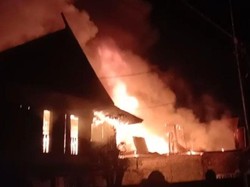 Kebakaran Rumah di Benteng Somba Opu Gowa, Damkar Kerahkan 2 Armada
