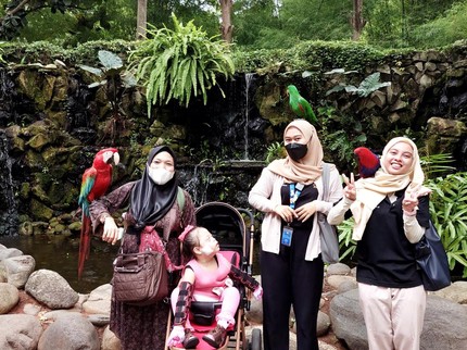 Serunya Jalan-jalan bareng Khairani, Main dengan Burung hingga Kura-kura
