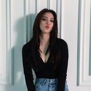 Tak Melulu Feminin, OOTD ala Han So Hee Swag Banget dan Mudah Ditiru