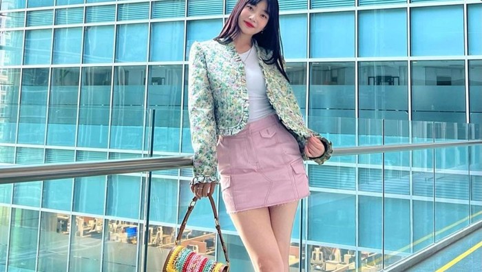 Outfit Floral ala Joy Red Velvet/Foto: Instagram.com/_imyour_joy