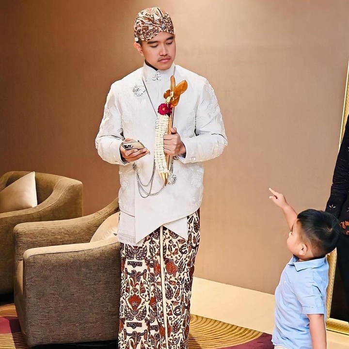 <p>"Saya selaku papanya Panembahan Al Nahyan memohon maaf sekali lagi kepada bapak Presiden @jokowi dan anak bungsu bapak Presiden @kaesangp," tuturnya dikutip dari akun Twitter @bobbynasution_. (Foto: Instagram: @bobbynst)</p>