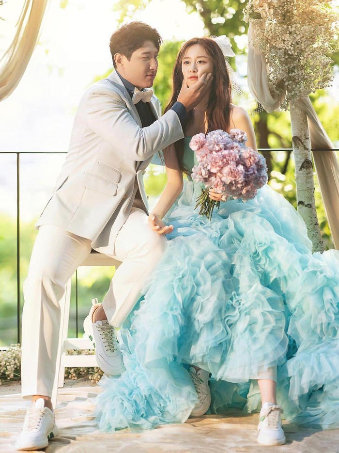Pasangan atlet-selebriti yang satu ini juga nggak segan untuk menampilkan gaya yang unik dan anti-jaim lho, Beauties!/ Foto: instagram.com/jiyeon2__