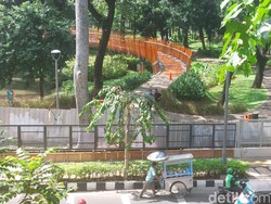 Tampilan Baru Tebet Eco Park, Dulu Ditutup Seng Kini Berpagar