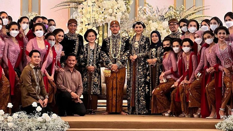 Sejumlah Puteri Indonesia 2022 hadir dalam tasyakuran pernikahan Kaesang Pangarep dan Erina Sofia Gudono di Puro Mangkunegaran, Minggu (11/12/2022). Mereka menjadi bridesmaid Erina. Tangkapan layar akun Instagram @ginasinaga.