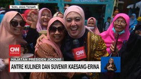 VIDEO: Seru dan Harunya Warga Antri Kuliner dan Souvenir Gratis