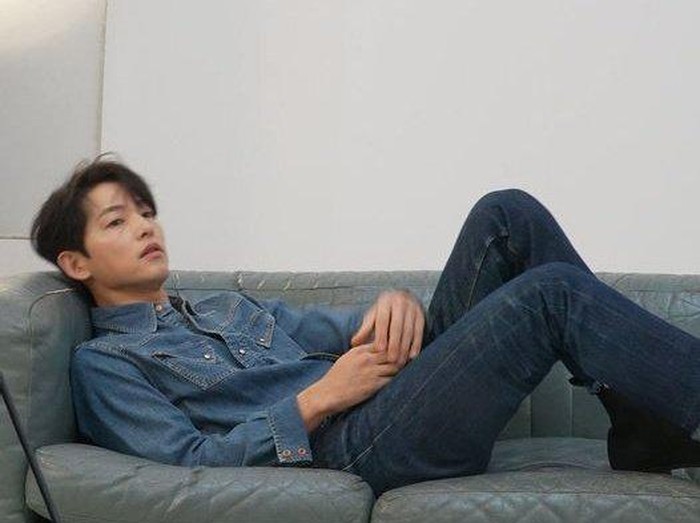 Song Joong Ki yang Tampak Menawan / Foto : instagram.com/hi_songjoongki