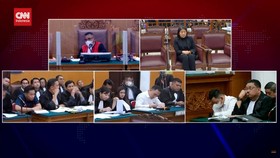 VIDEO: Hakim Cecar Putri Soal Jenazah Brigadir J Usai Ditembak