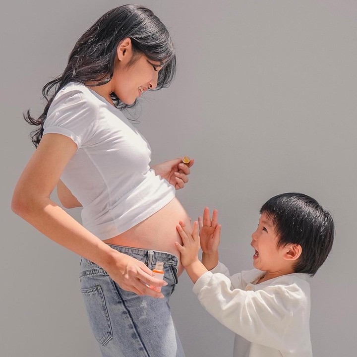 <p>Tiffany Soetanto melahirkan Arthur pada 5 Juli 2019. Kini, ia berarti sudah menginjak usia 3 tahun. Wah, Arthur tampaknya sudah siap banget jadi kakak ya. (Foto: Instagram @tiffanysoetanto)</p>