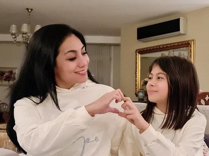 5 Potret Siti KDI dan Putri Cantiknya yang Blasteran Turki