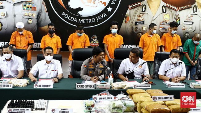 FOTO: Bandar dan Barbuk Narkoba Hasil Operasi Jelang Tahun Baru di DKI