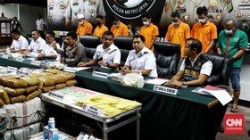 FOTO: Bandar dan Barbuk Narkoba Hasil Operasi Jelang Tahun Baru di DKI