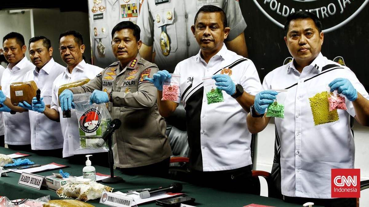 FOTO: Bandar dan Barbuk Narkoba Hasil Operasi Jelang Tahun Baru di DKI