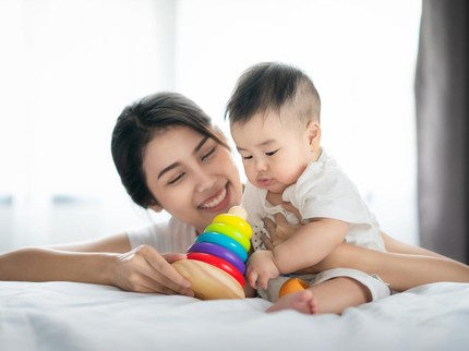 Cek Perkembangan Motorik Halus Anak 1-6 Bulan, Begini Cara Melatihnya Bun