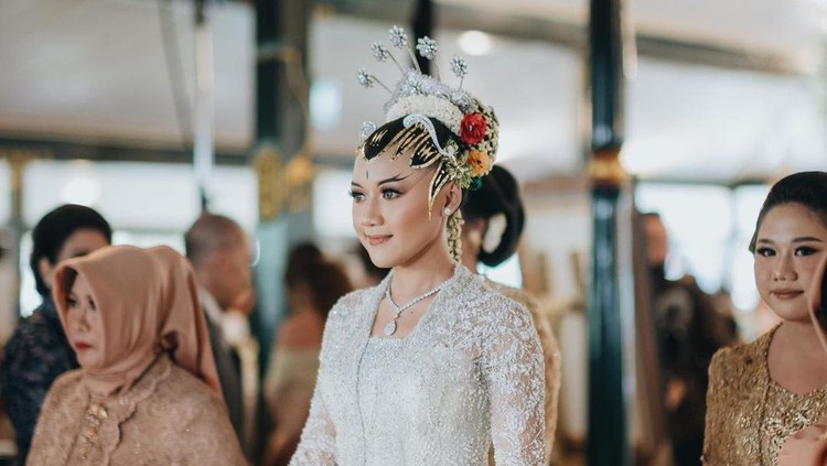 Erina Gudono Kenang Momen Sebelum Akad Erina Gudono Kenang Momen Sebelum Akad