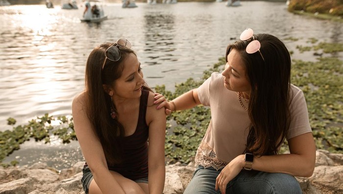 Nggak Hanya Diri Sendiri, 5 Zodiak Ini Juga Pandai Memahami Emosi Orang Lain! Siapa Saja?