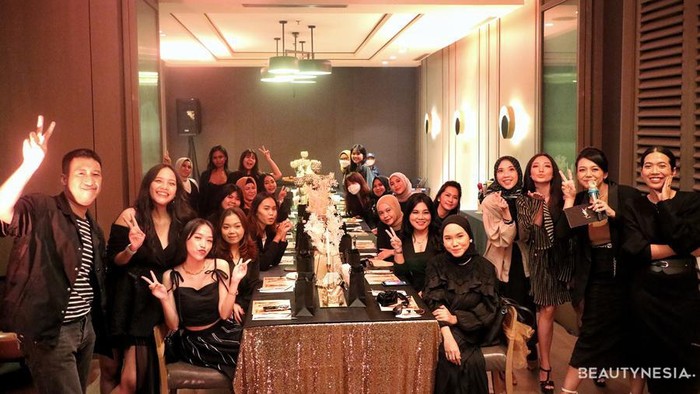 Seru dan Tambah Ilmu Soal Perparfuman! Intip yuk Momen Intimate Session B-Nation di Event The Holiday YSL Beauty Banquet 2022