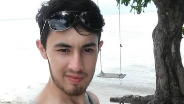 img-title Kalah Saing di Sinetron, Kevin Sanova Alih Profesi jadi Tukang Roti Keliling