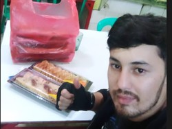 5 Seleb Ini Sukses Alih Profesi Jualan Makanan, Kevin Sanova hingga Adul