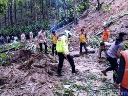 Tertutup Longsor, Jalur Menuju Palabuhanratu Dialihkan ke Cikidang