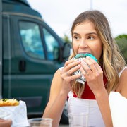 6 Makanan yang Dapat Memperburuk Masalah Usus, Hindari Saat Pencernaan sedang Tidak Nyaman!