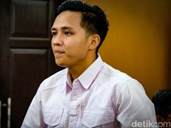 Sorakan Pengunjung Sidang Usai Richard Pilih Berhadapan Sambo di Persidangan