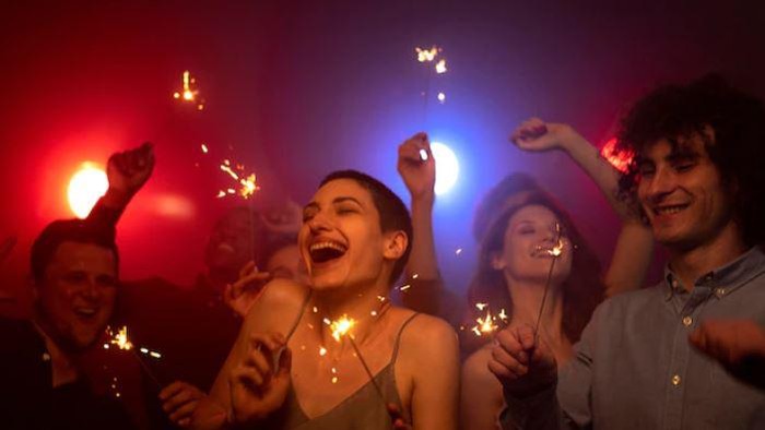 New year party di hotel/ foto: Freepik/ freepik