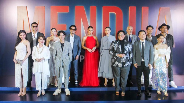 Gaya Elegan Para Pemeran Serial 