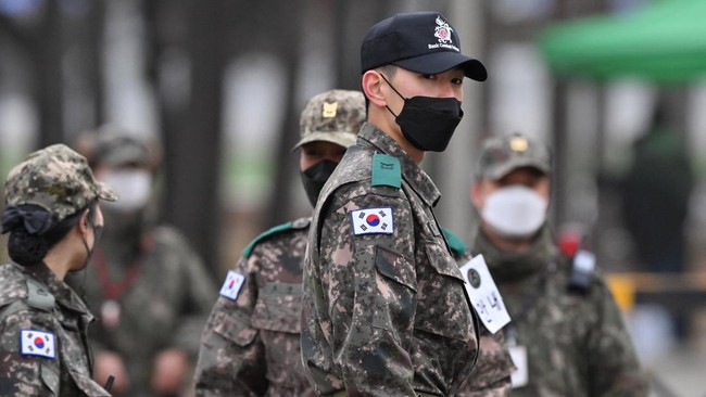 Korea Selatan sedang mempertimbangkan menerapkan larangan penggunaan iPhone di kalangan militer.