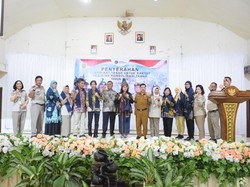 304 Sertifikat Tanah Diserahkan ke Masyarakat di Desa Sitinjo