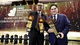Jalankan Visi Menteri BUMN, Dirut PLN Dinobatkan Jadi CEO of The Year