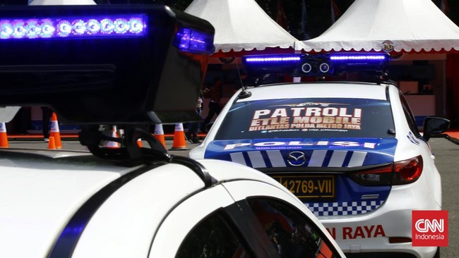 Mobil Terlibat Tabrak Lari Disopiri Anak Pejabat Propam Polres Tapsel Mobil patroli Propam Polres Tapanuli Selatan viral setelah terlibat tabrak lari di Medan. Ternyata, mobil dikemudikan anak dari anggota polisi.