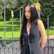 Stylish dan Elegan Ini Inspirasi Gaya ala Krystal Jung yang Bisa Ditiru untuk Ke Kantor